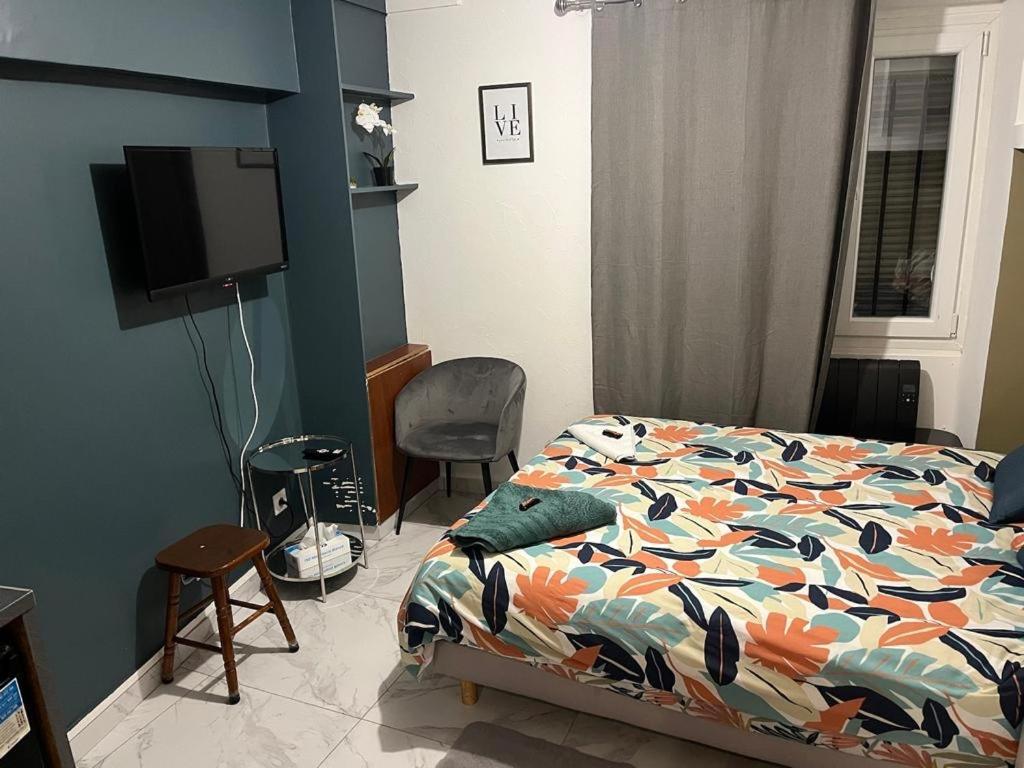 Charmant Studio Dans Maison Apartment Сарсел Екстериор снимка