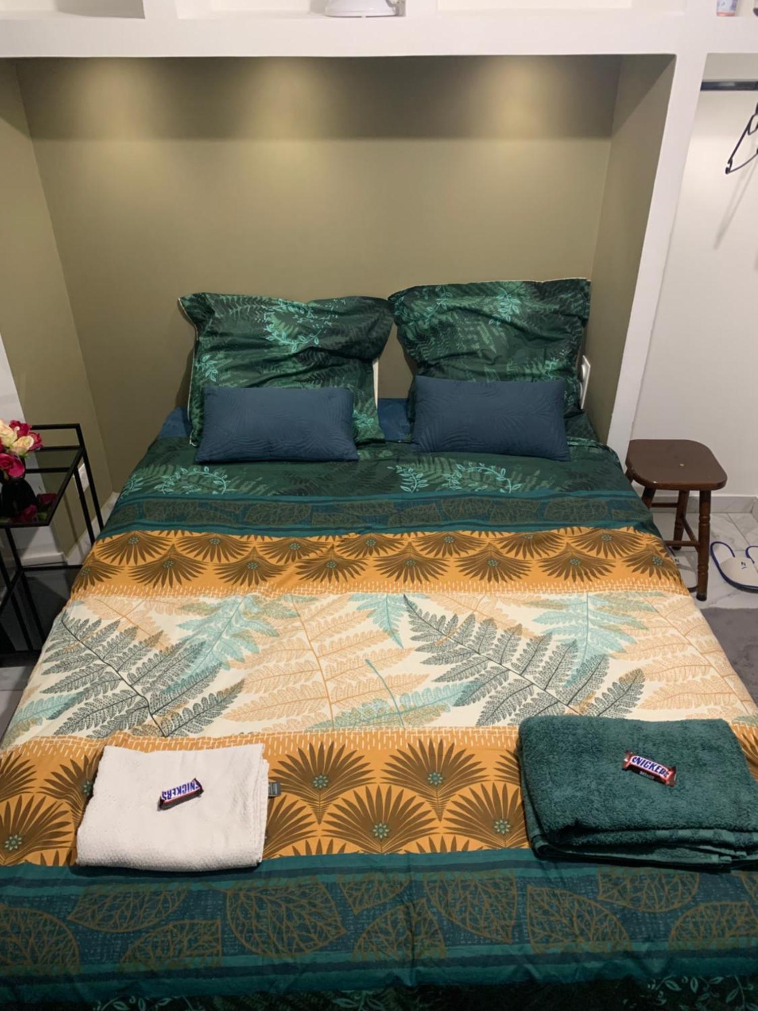 Charmant Studio Dans Maison Apartment Сарсел Екстериор снимка