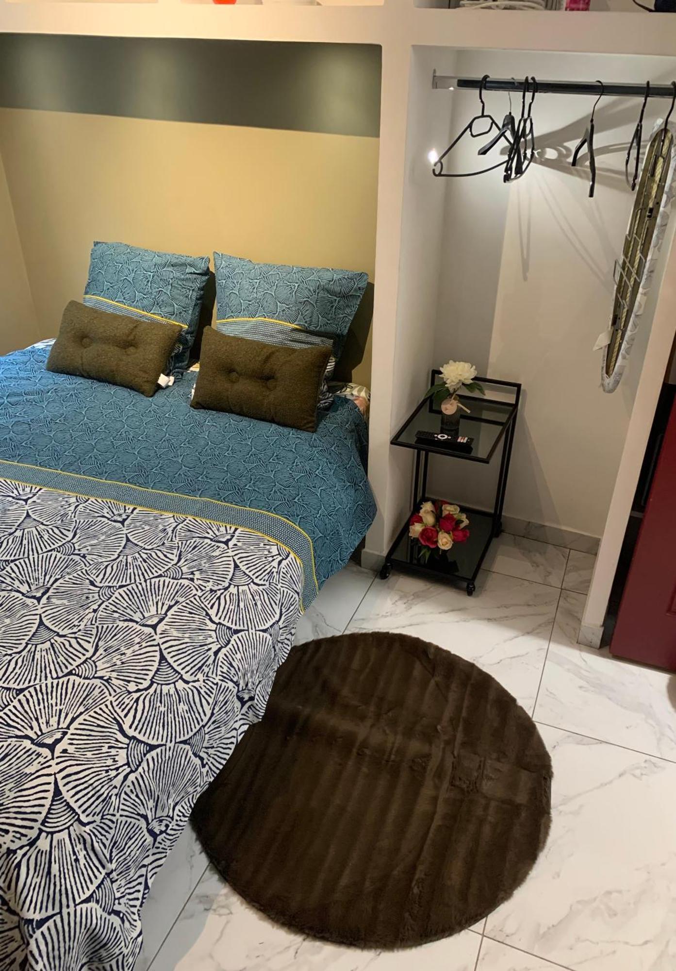 Charmant Studio Dans Maison Apartment Сарсел Екстериор снимка