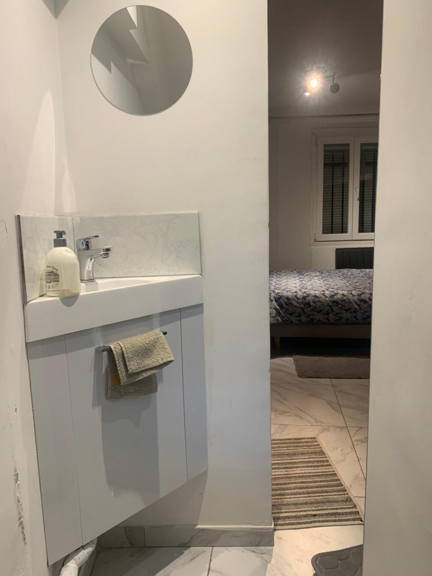 Charmant Studio Dans Maison Apartment Сарсел Екстериор снимка